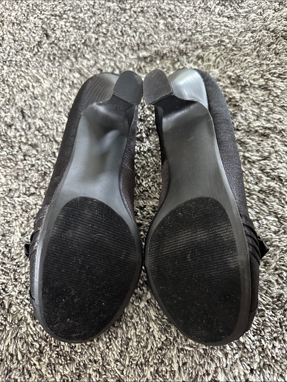 Mudd Black Women's Bow Accent Dress Pumps - Picture 5 of 6